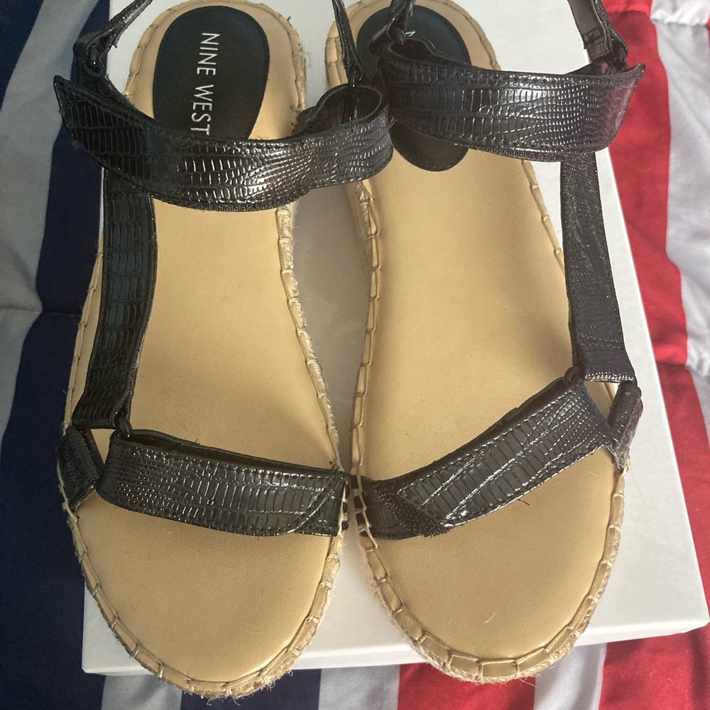 Sandals - Picture 2 of 6